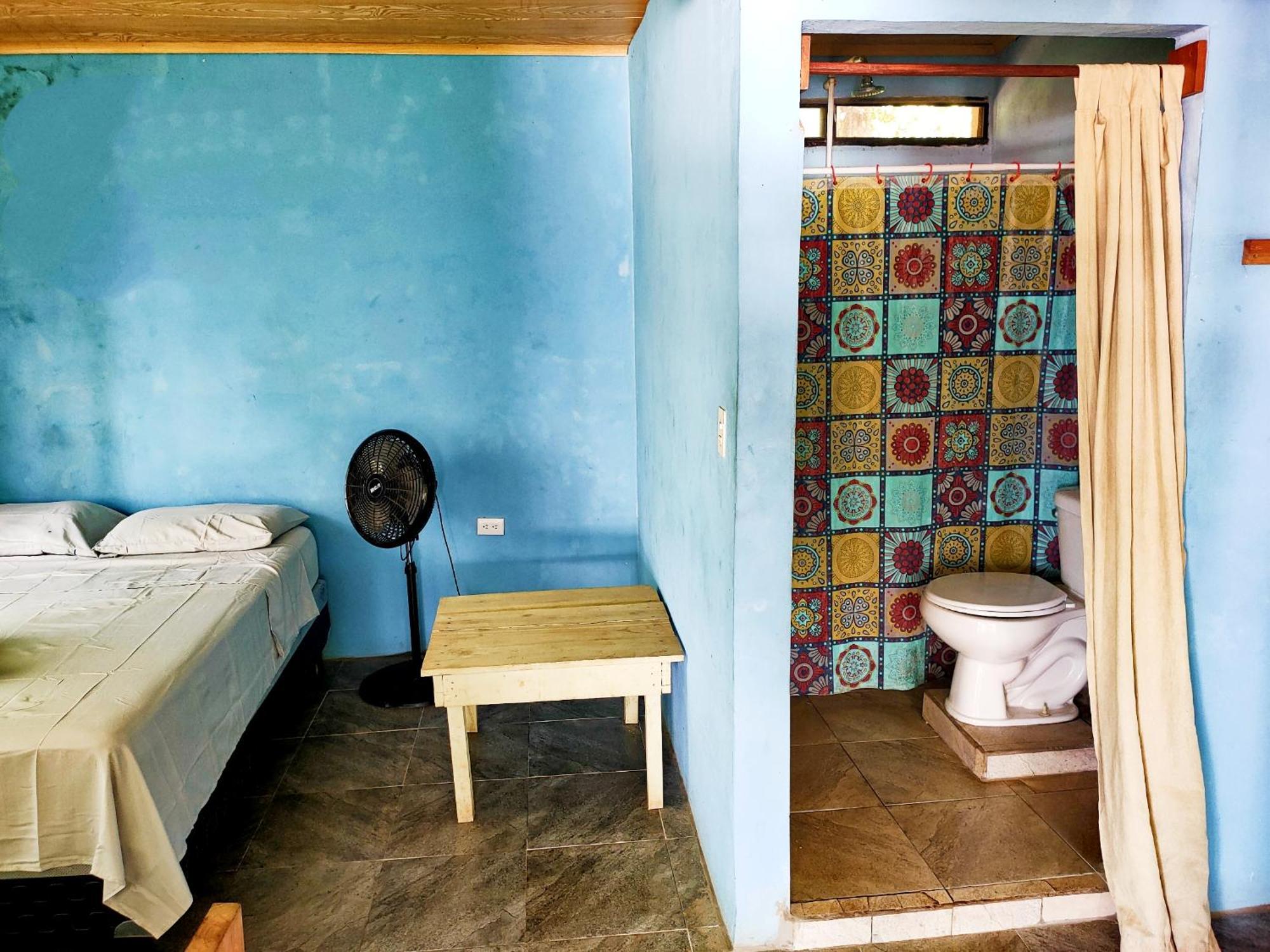 Guesthouse Island Escape South End Стая снимка