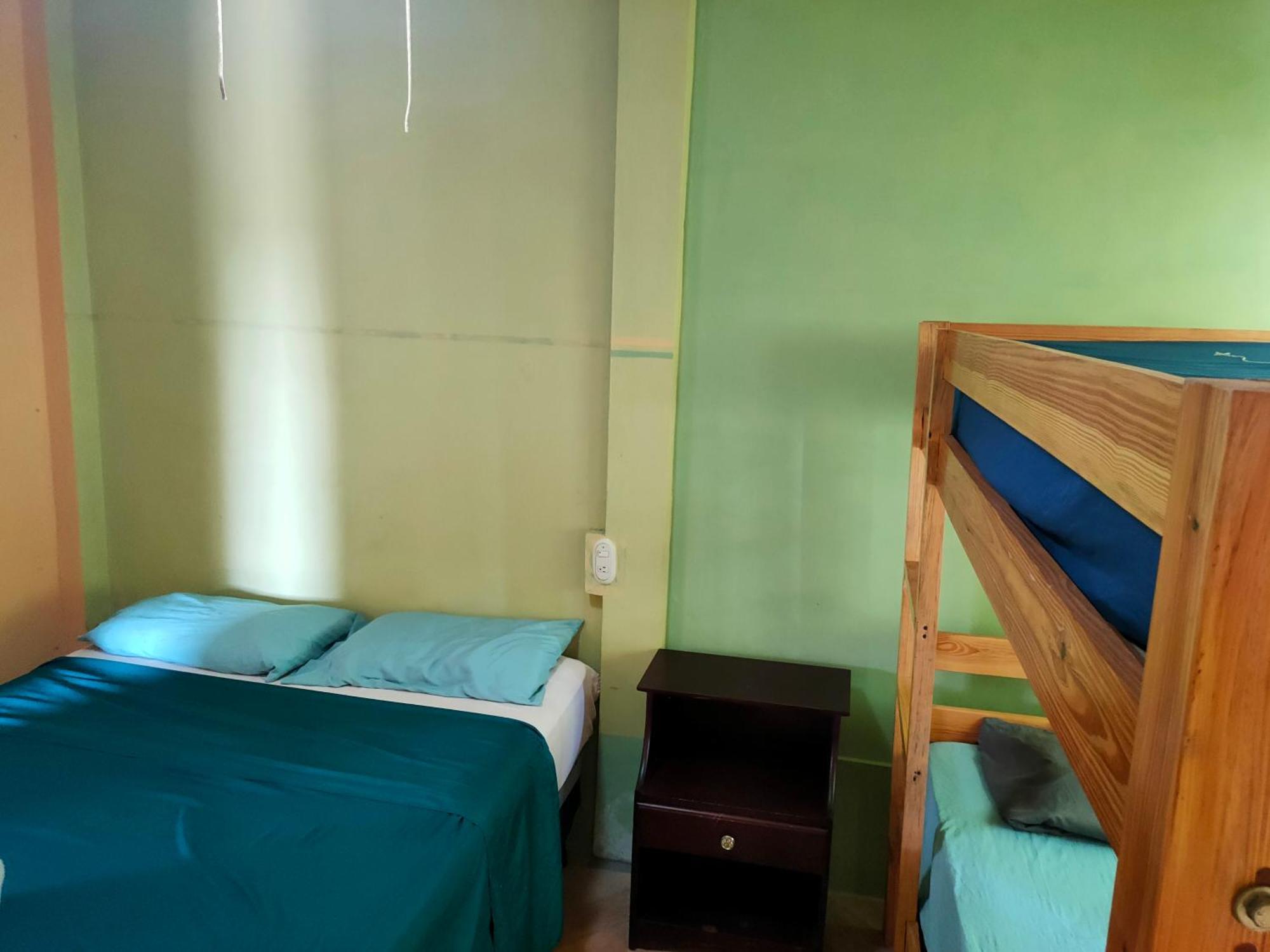 Guesthouse Island Escape South End Стая снимка